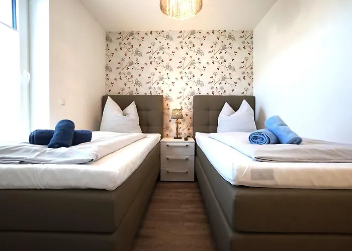 Bernstein & Breakfast 06